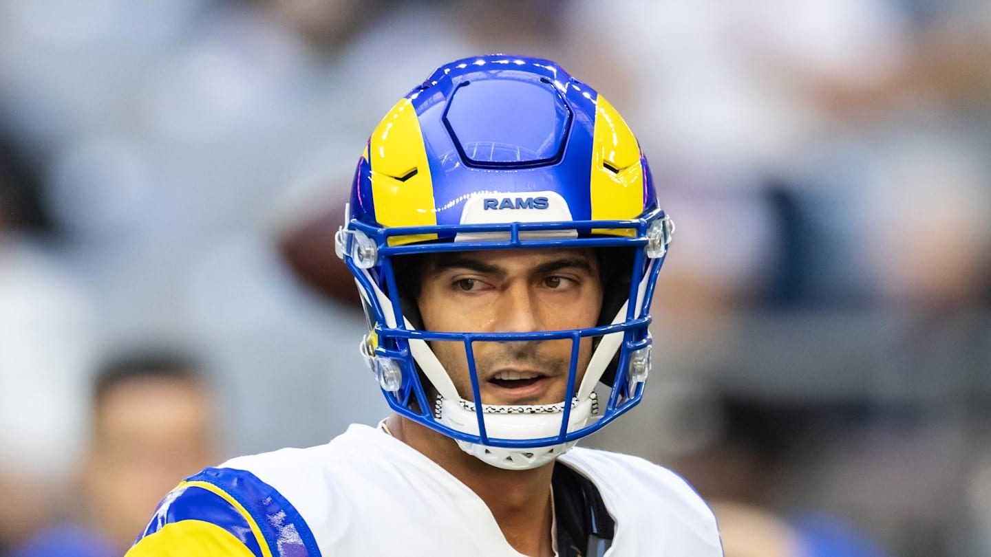 Los Angeles Rams quarterback Jimmy Garoppolo (11)