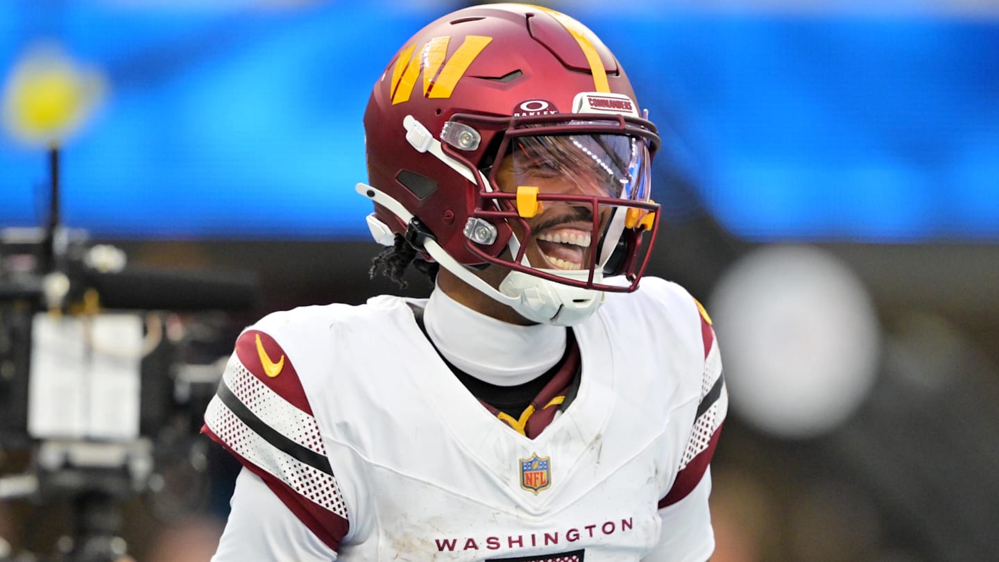 Jayden Daniels Leads Private Commanders Offseason Workout in LA