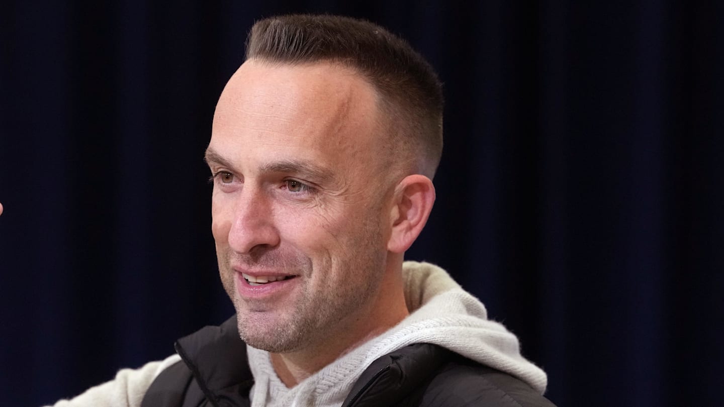 Miami Dolphins coach Jeff Hafley speaks