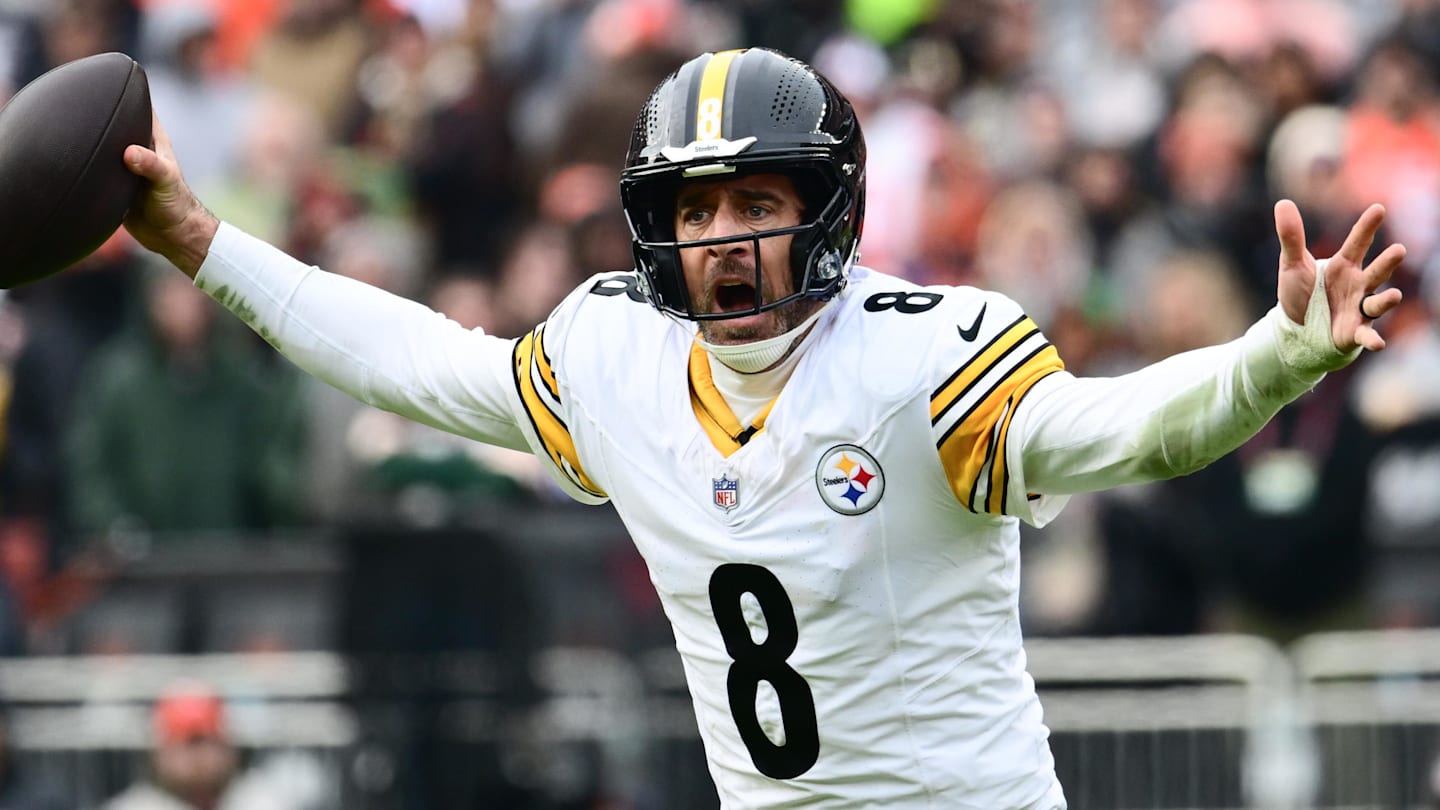 Former Browns Star Slams Steelers' Aaron Rodgers