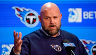 Tennessee Titans offensive coordinator Brian Daboll