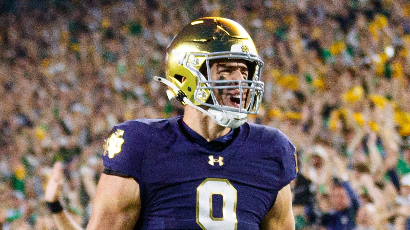 Notre Dame tight end Eli Raridon