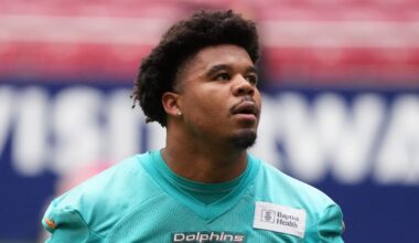 Miami Dolphins linebacker Chop Robinson