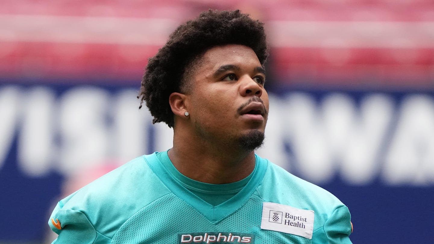 Miami Dolphins linebacker Chop Robinson