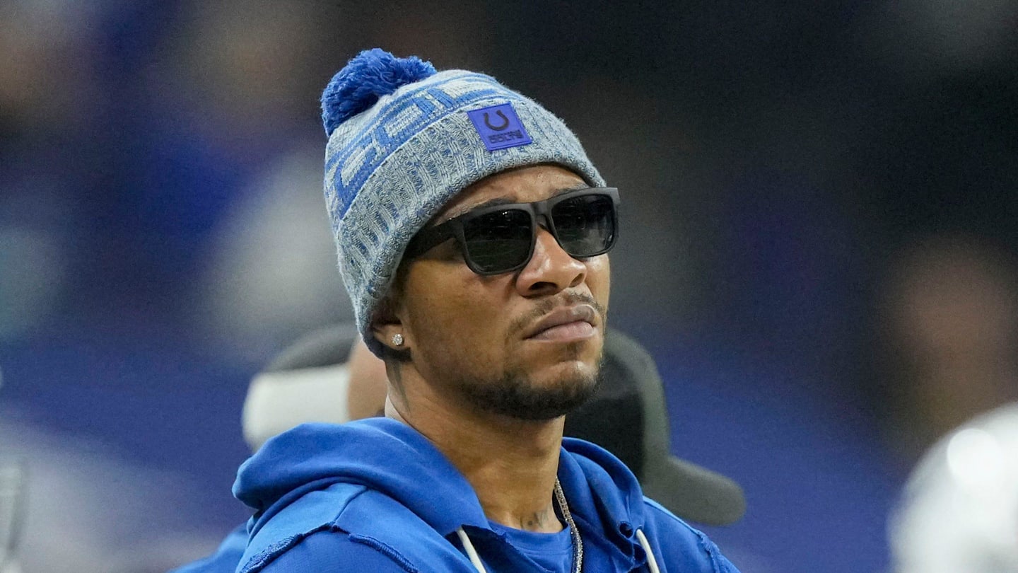 Indianapolis Colts quarterback Anthony Richardson watches the action