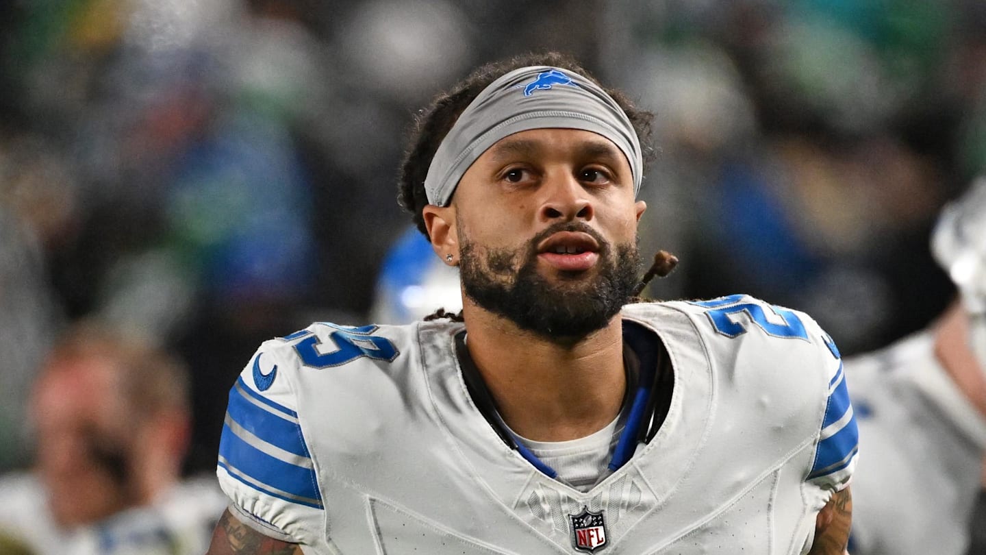 Nov 16, 2025; Philadelphia, Pennsylvania, USA; Detroit Lions cornerback Avonte Maddox (29) runs off the field at halftime against the Philadelphia Eagles at Lincoln Financial Field. Mandatory Credit: Eric Hartline-Imagn Images