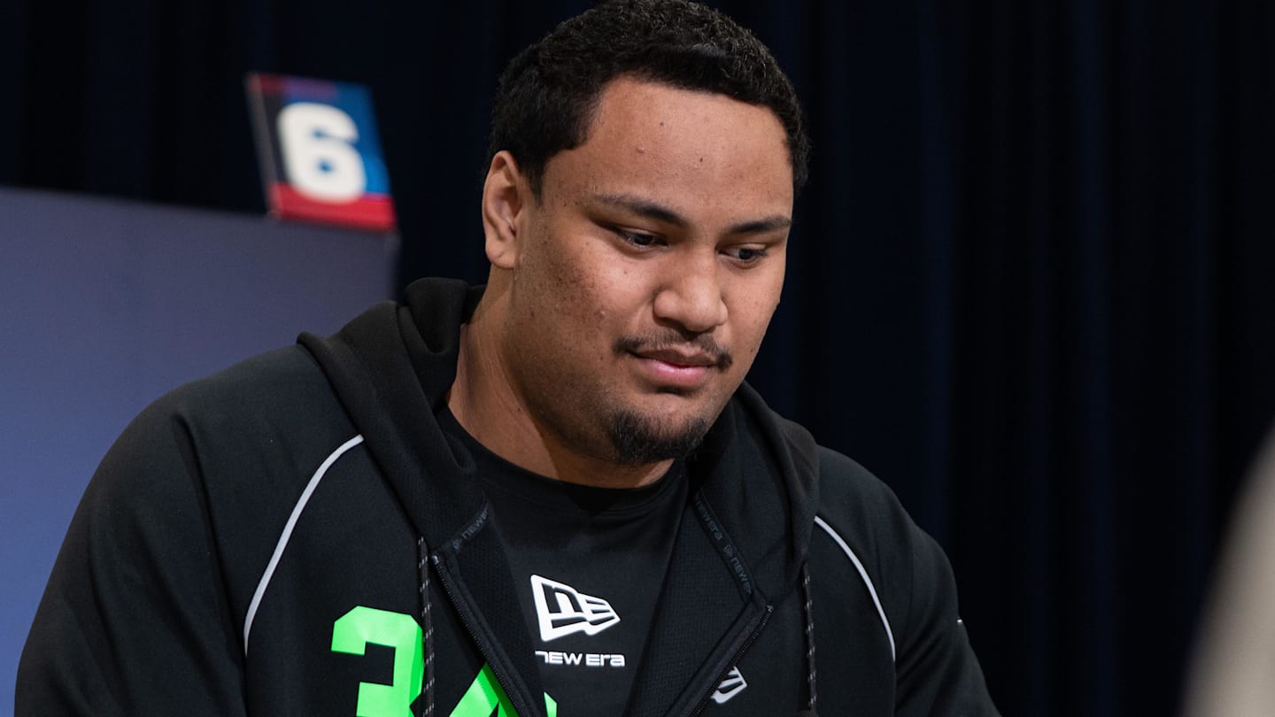Miami offensive lineman Francis Mauigoa (OL34). Mandatory Credit: Jacob Musselman-Imagn Images