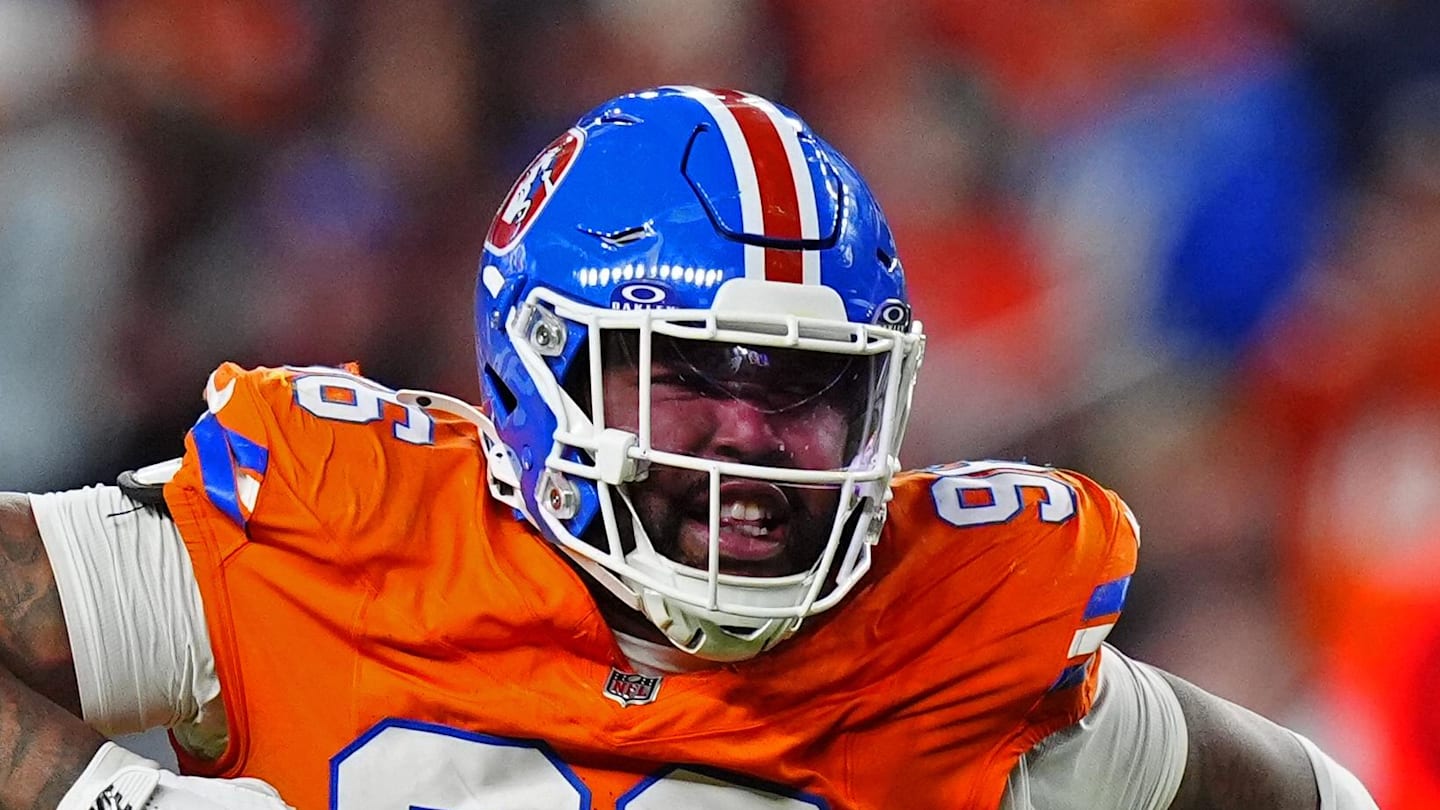 Denver Broncos defensive end Eyioma Uwazurike