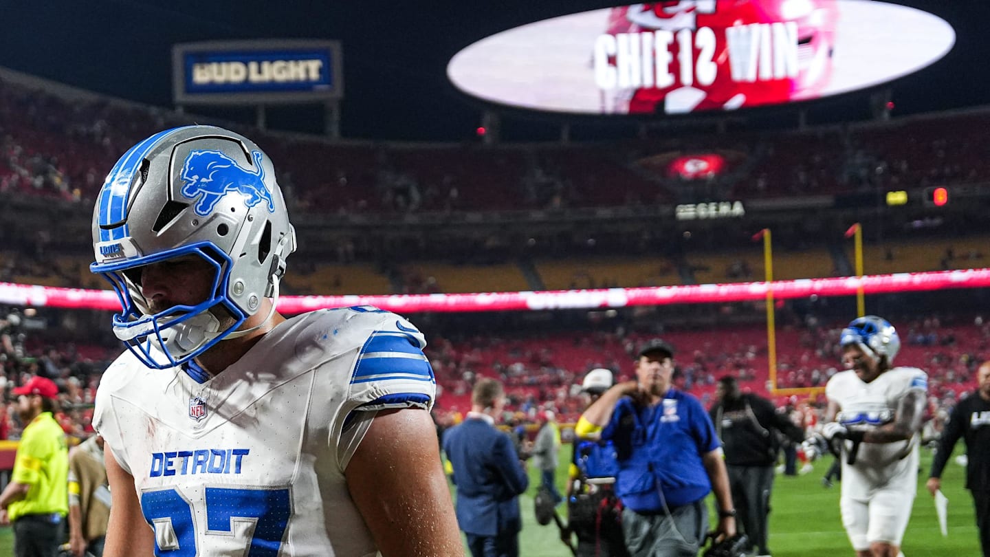 Detroit Lions tight end Sam LaPorta (87) walks off the field after 30-13 loss to Kansas City Chiefs at Arrowhead Stadium in Kansas City, Missouri on Sunday, Oct. 12, 2025.
