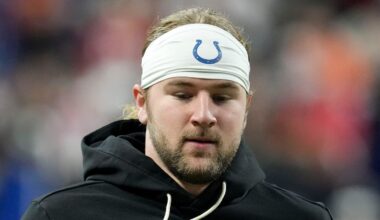 Indianapolis Colts tight end Tyler Warren (87) warming up