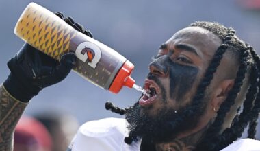 Washington Commanders linebacker Frankie Luvu