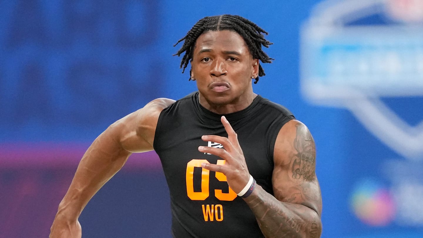 UConn wide receiver Skyler Bell