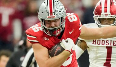 Indiana Hoosiers defensive back Amare Ferrell (1) shoves Ohio State Buckeyes tight end Max Klare (86) out of bounds Saturday, Dec. 6, 2025, during the Big Ten football championship at Lucas Oil Stadium in Indianapolis.