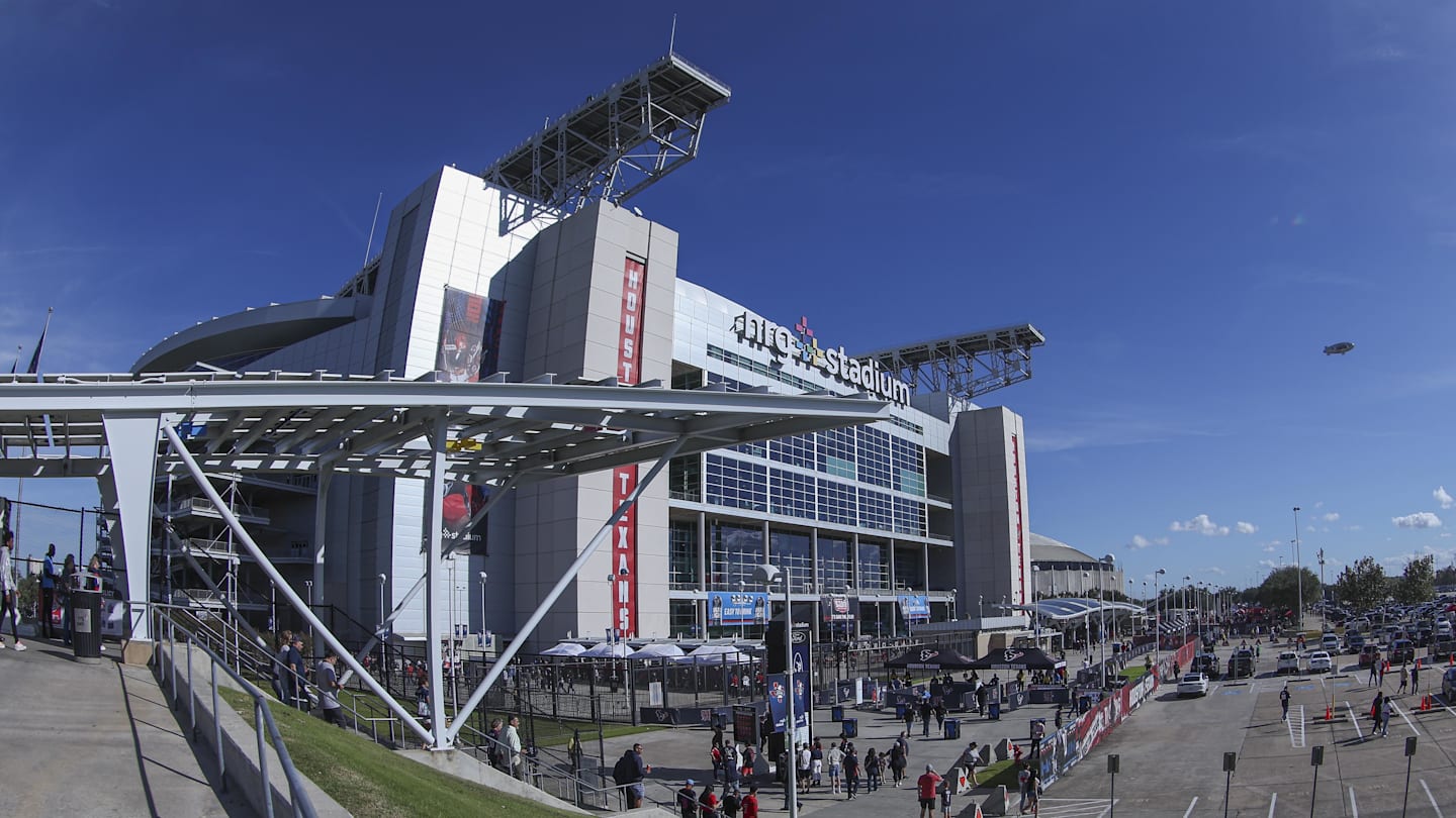 Texans' Home Stadium Gets a Familiar New Name