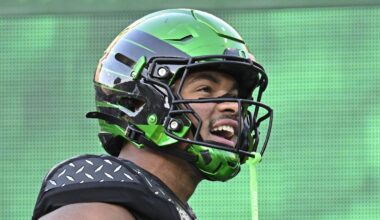 Oregon Ducks tight end Kenyon Sadiq