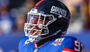 Defensive tackle Dexter Lawrence