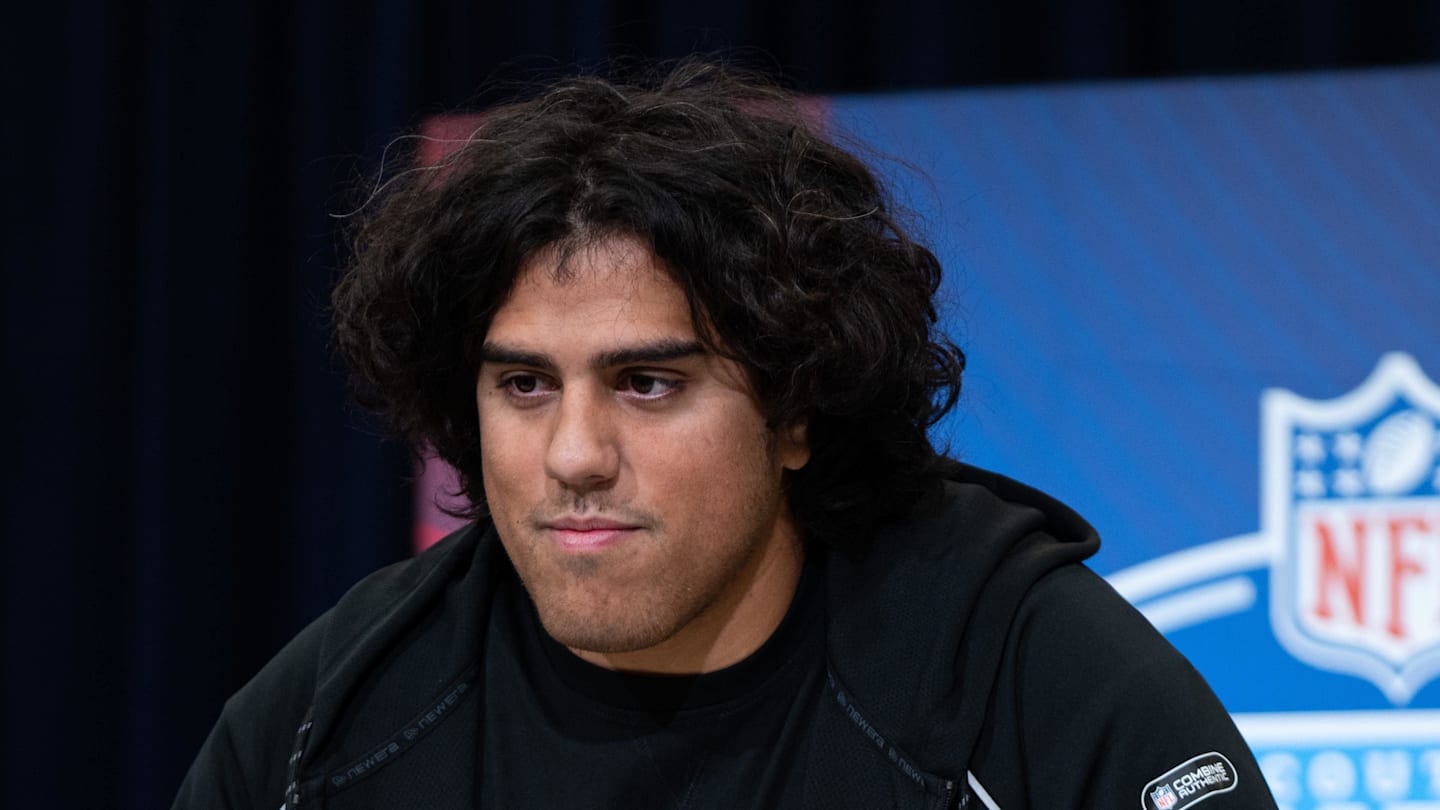 Utah offensive lineman Spencer Fano