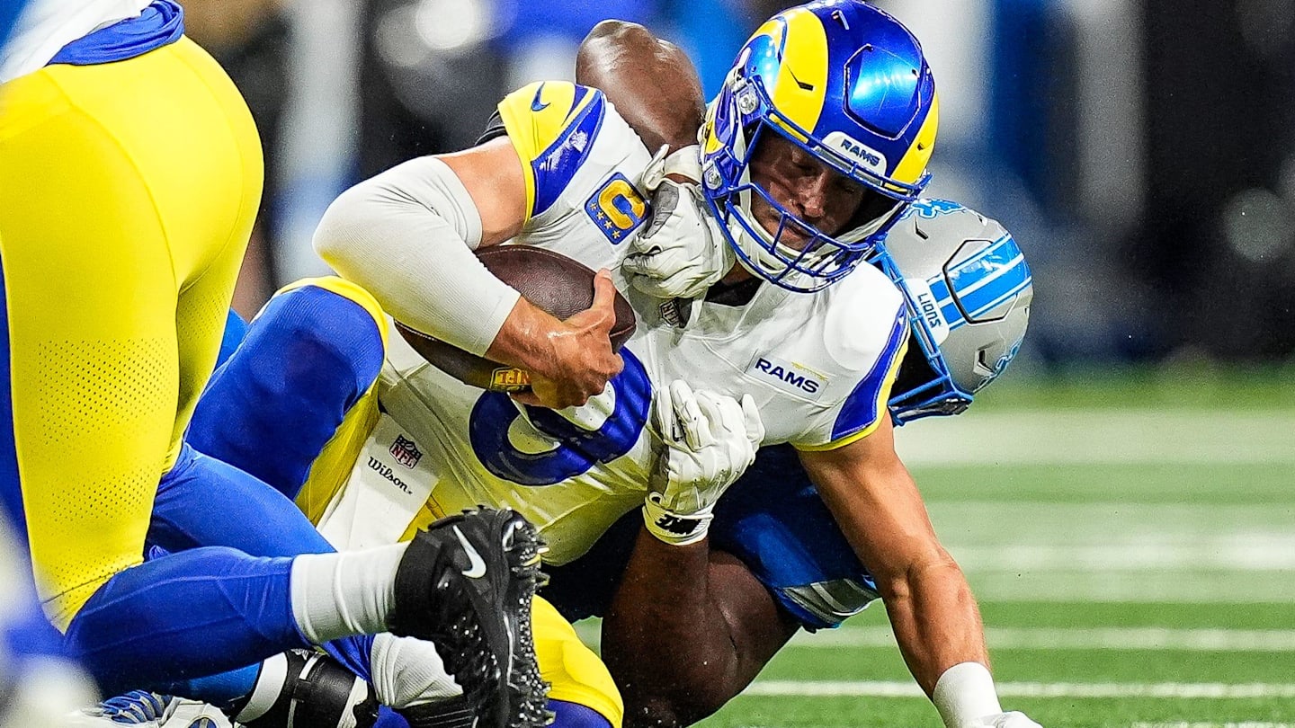 Nov 16, 2025; Philadelphia, Pennsylvania, USA; Detroit Lions defensive tackle Alim McNeill (54) against the Philadelphia Eagles at Lincoln Financial Field. Mandatory Credit: Eric Hartline-Imagn Images
