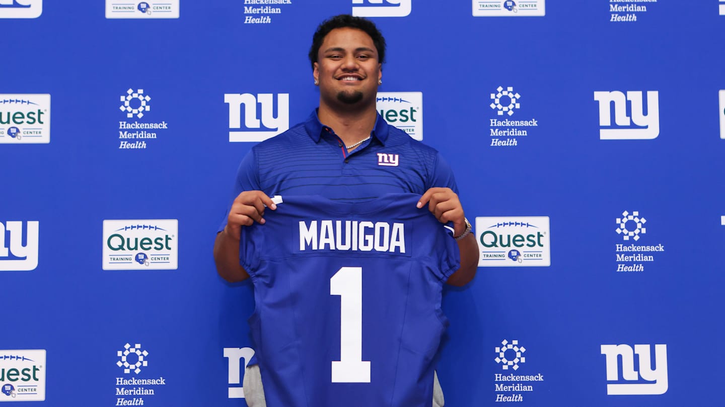 Francis Mauigoa Working with Former Giants O-Lineman to Master High-Stakes Position Switch