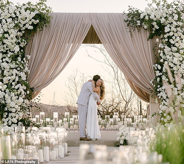 The gemstone expert said that Hunt's ring is one that's very much on trend for 2026 brides