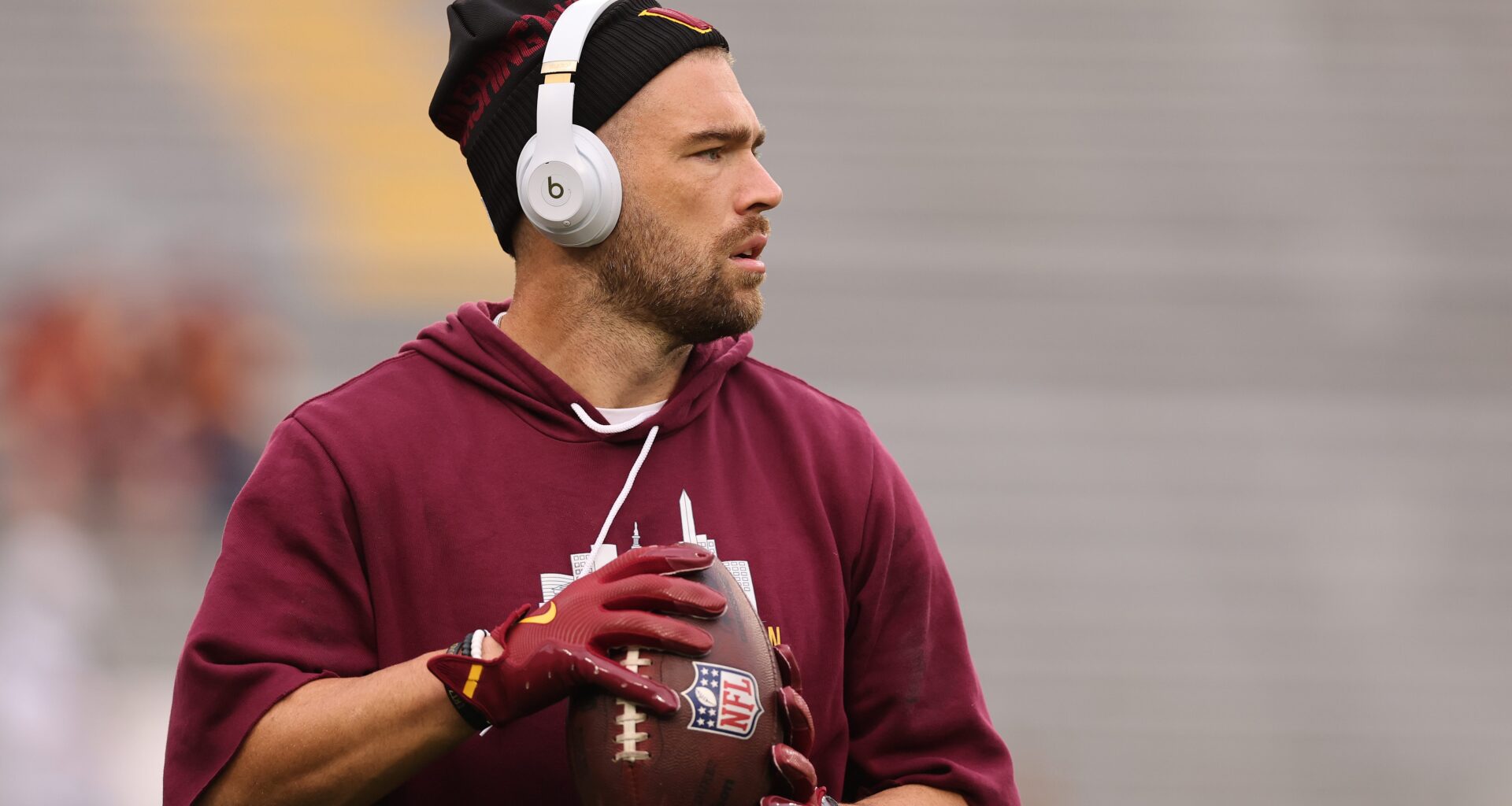 Commanders HC Names Surprise TE to Replace Zach Ertz