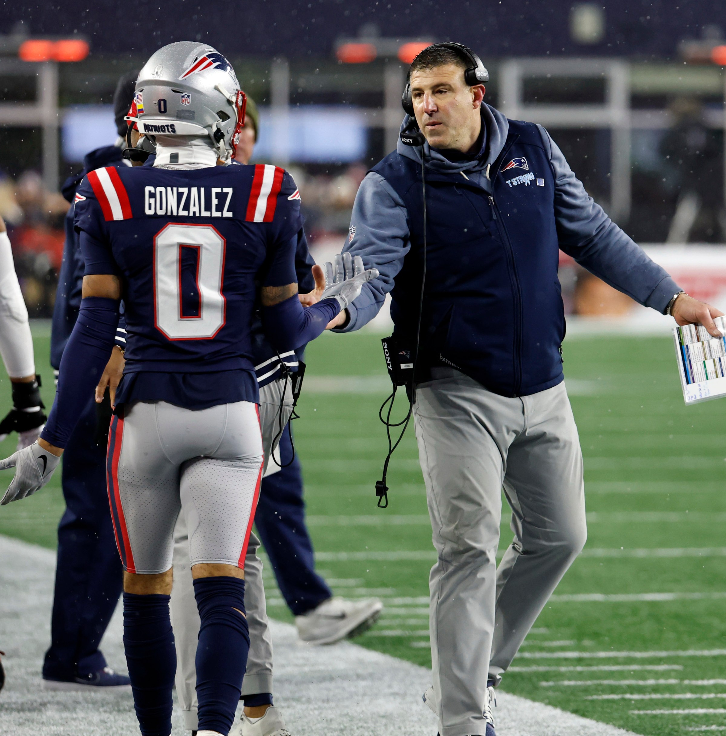 Patriots links 4/01/26: Vrabel speaks on the draft, Gonzalez, Maye & More
