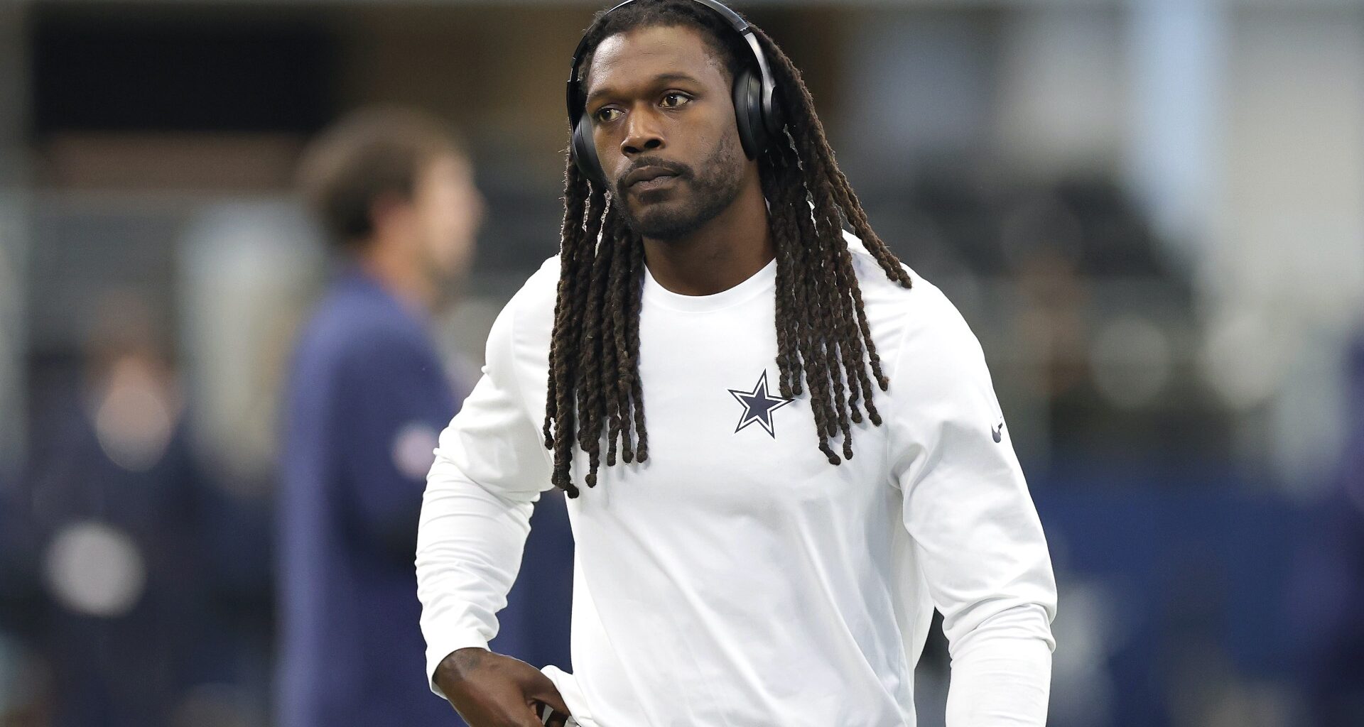 49ers Get Blunt Take on Cowboys Free Agent Jadeveon Clowney
