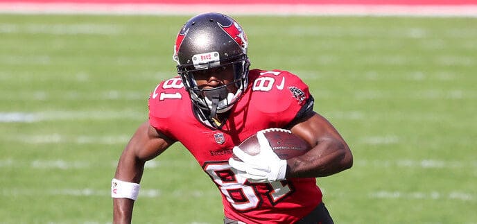 Ex-Teammate Recalls Problems Antonio Brown Caused with Buccaneers