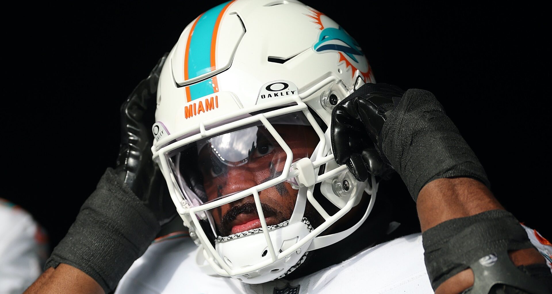 Dolphins Get Clear Jordyn Brooks Message Amid Cowboys Rumor