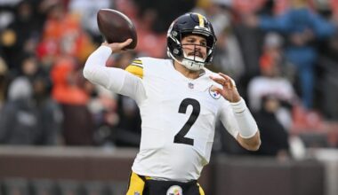 Steelers Linked Trading Veteran QB Ahead of Rodgers Decision