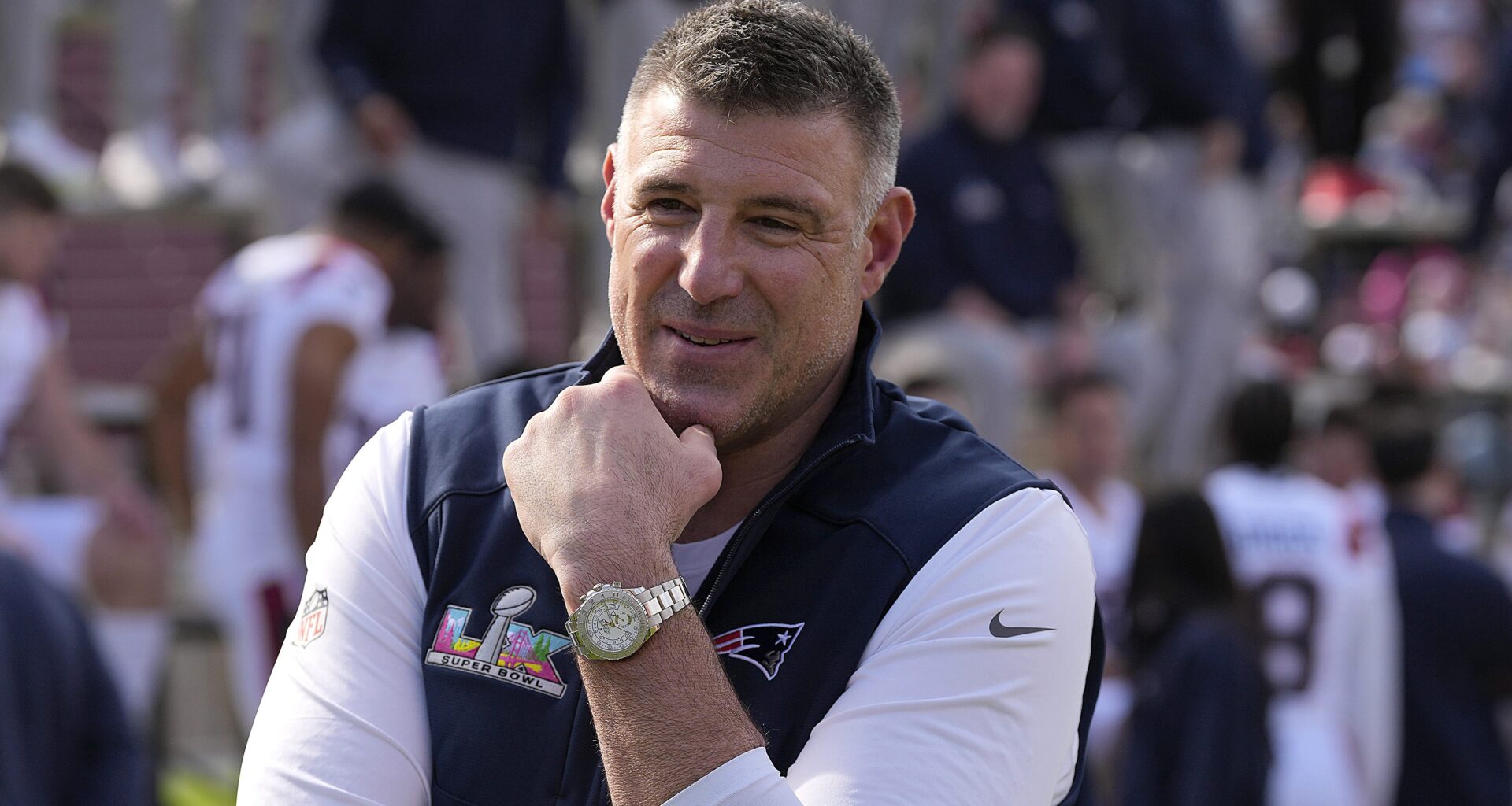 Leaked Photos Show Patriots' Mike Vrabel With Prominent NFL Reporter