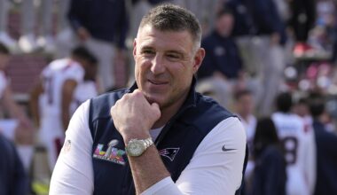 Leaked Photos Show Patriots' Mike Vrabel With Prominent NFL Reporter