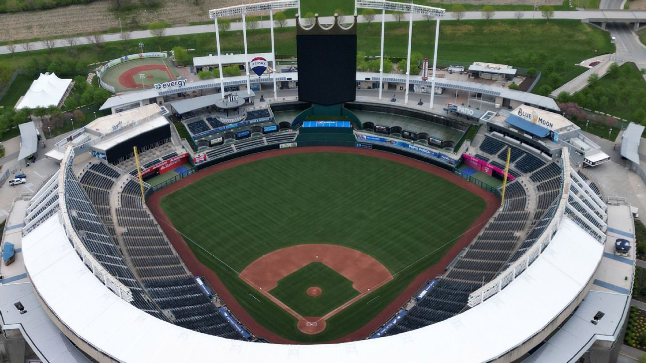 K.C. officials mull $600M in stadium bonds to keep Royals in Missouri