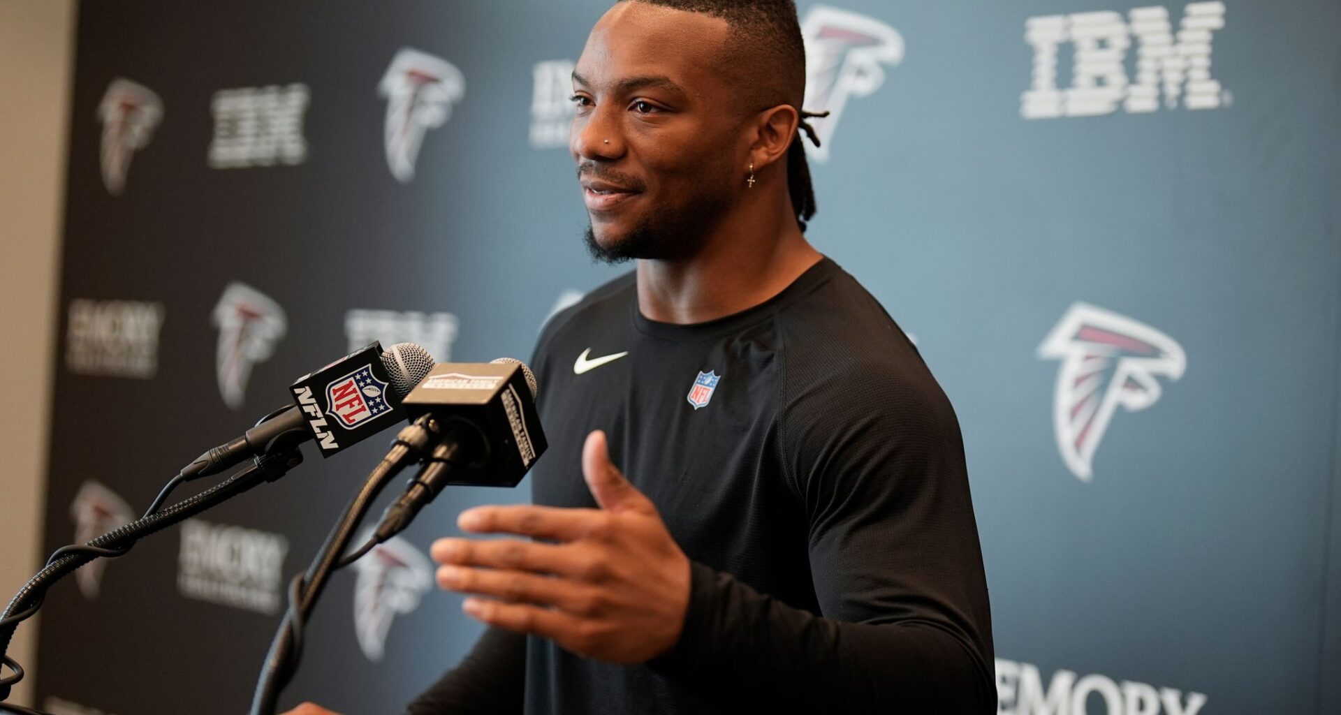 Falcons exercise All-Pro running back Bijan Robinson's 5th-year option for the 2027 season
