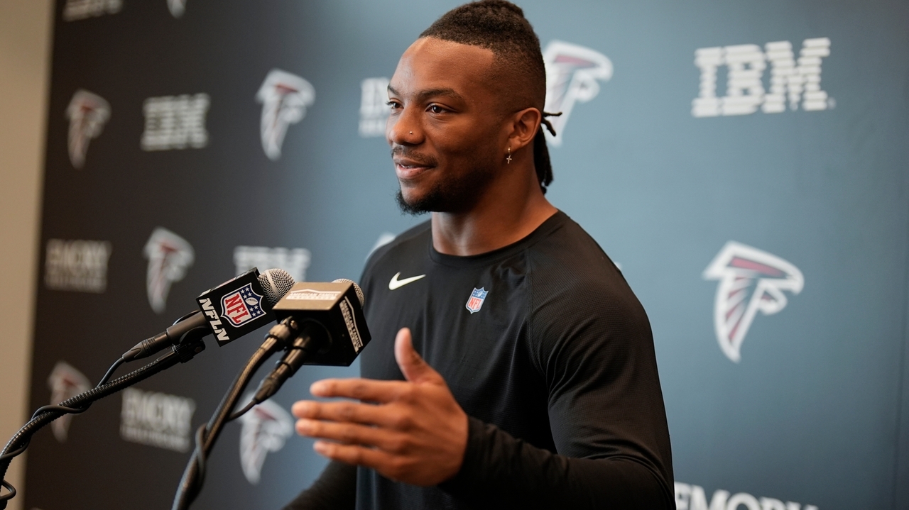 Falcons exercise All-Pro running back Bijan Robinson's 5th-year option for the 2027 season
