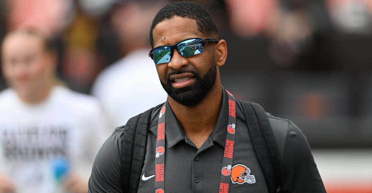 Daily Dawg Chow 4/16; As the draft nears will the Browns trade or pick?