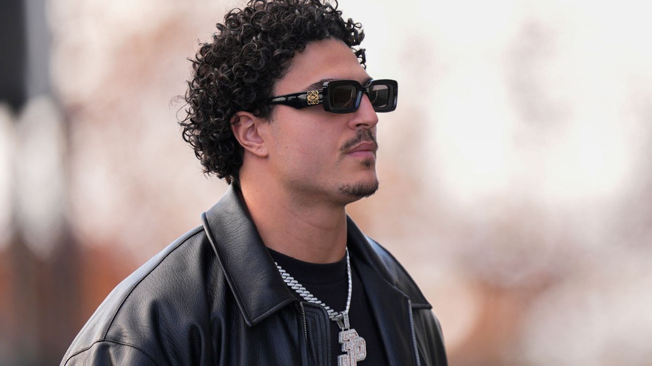 How music kept NFL dream alive for Panthers' Jaelan Phillips