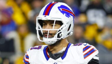 Dolphins Host Former Division Rival Defensive End for a Visit