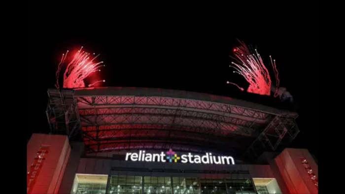 Return to the Past: Reliant Stadium is back