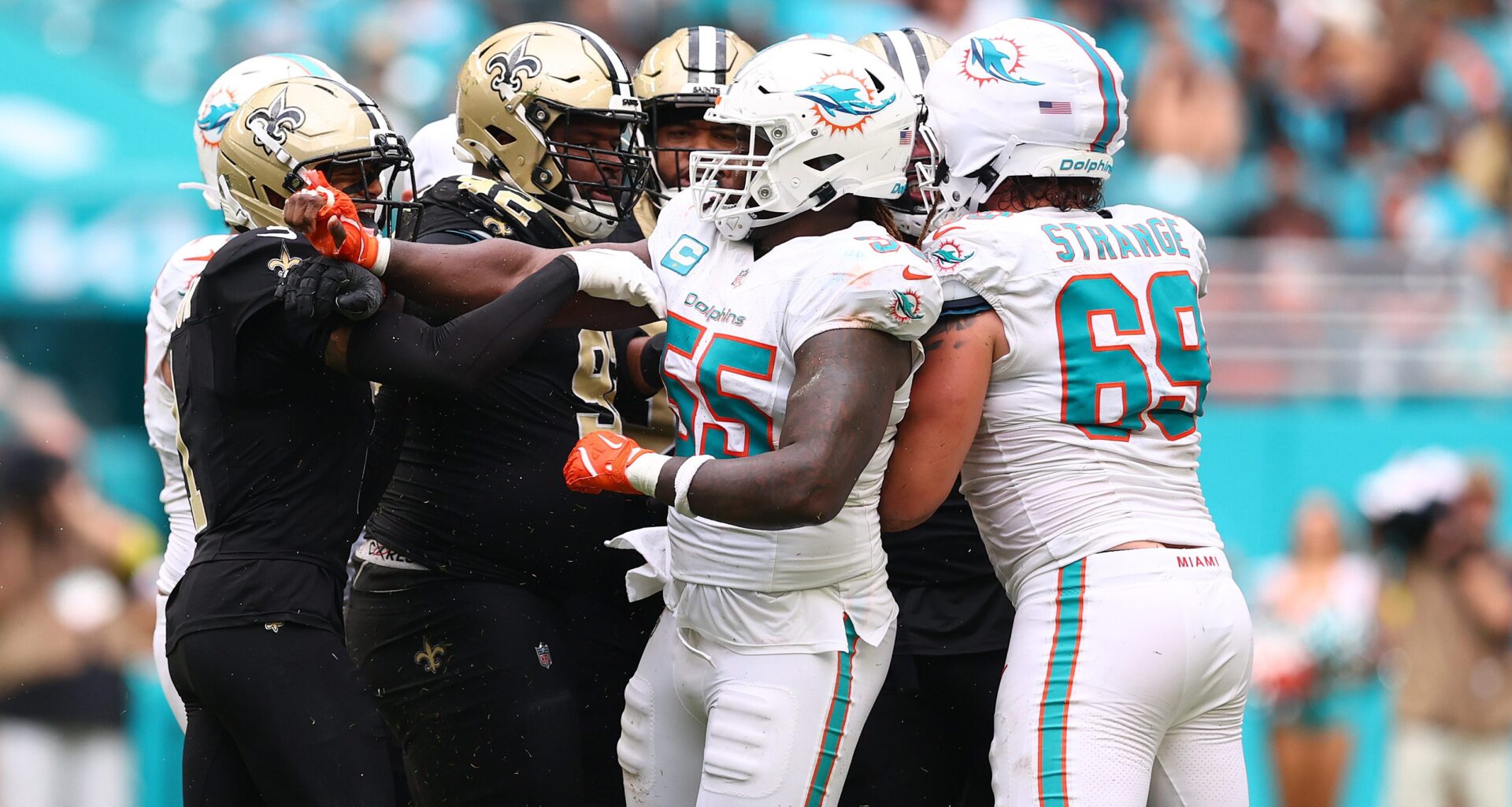 Dolphins Star Player Sends Strong Message to the NFL