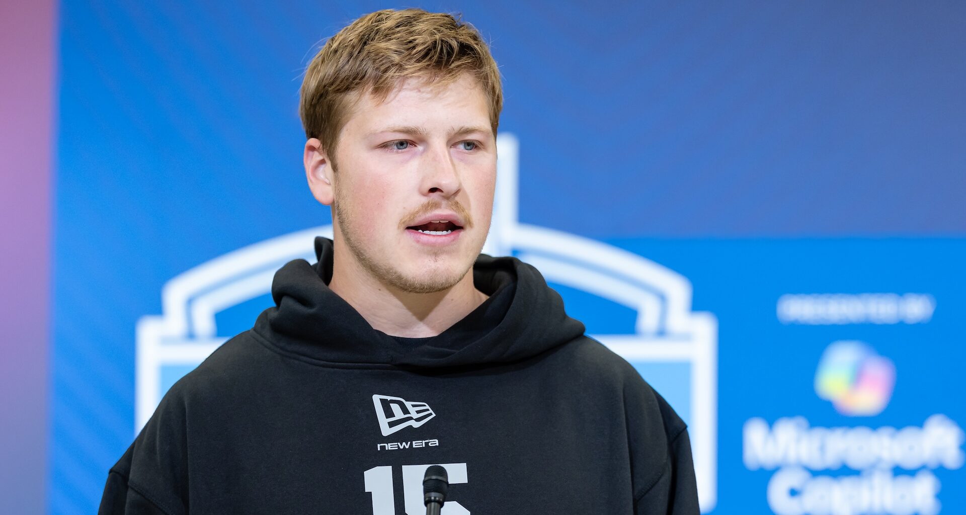 Eagles 'Met Extensively' With Poised Dual-Threat QB in 2026 NFL Draft: Report