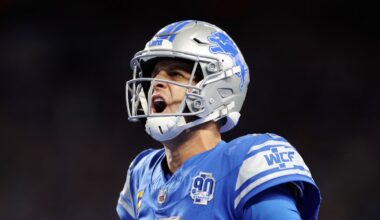 Lions QB Jared Goff Draws Crowd of Hundreds Ahead of NFL Draft