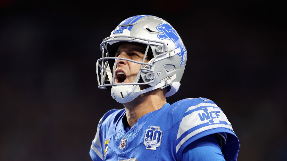 Lions QB Jared Goff Draws Crowd of Hundreds Ahead of NFL Draft