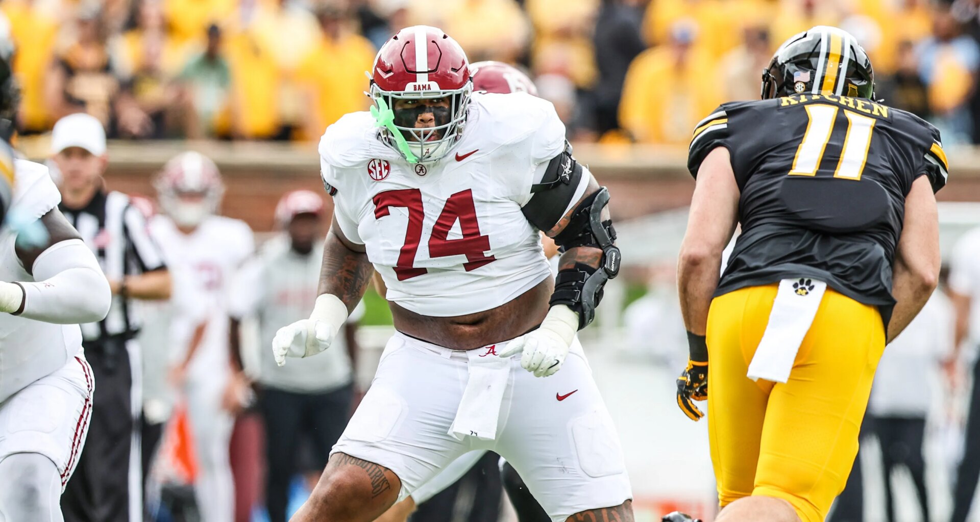 Texans 7-round NFL mock draft: Houston lands two surprise defensive prospects on Day 2