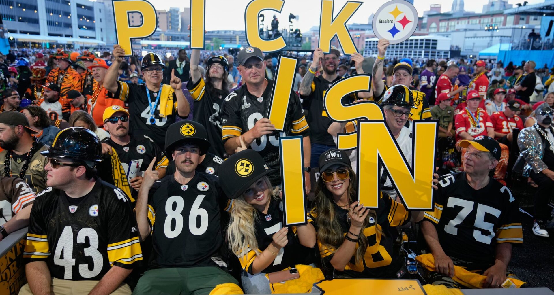 Steelers, new coach Mike McCarthy select offensive tackle Max Iheanachor 21st in NFL draft