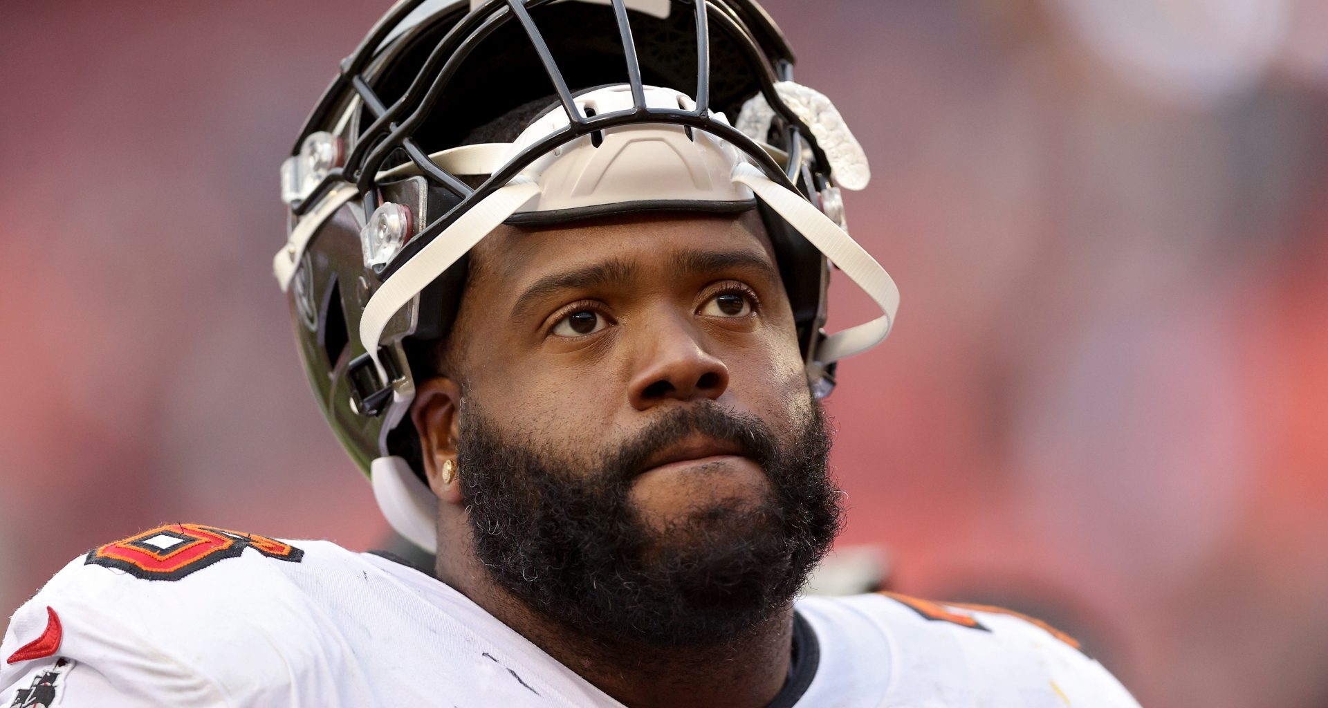 Tampa Bay Buccaneers Super Bowl Champion Retires