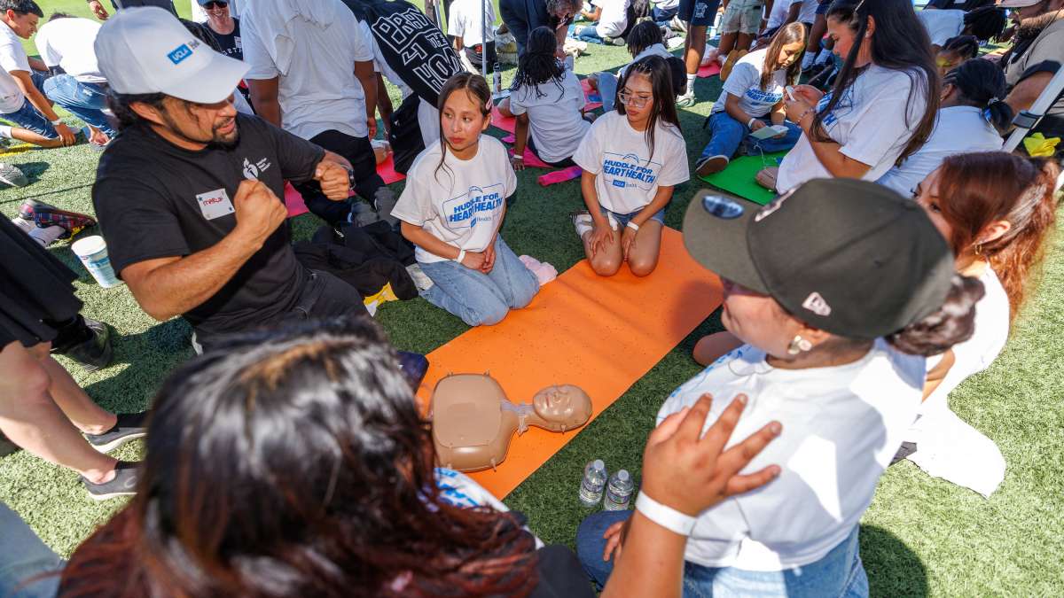 LA Chargers help high school athletes learn lifesaving CPR