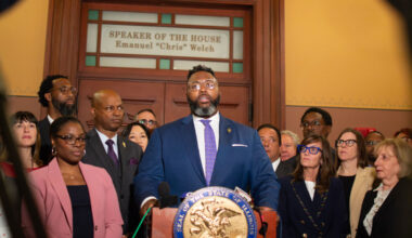 Illinois House approves megaprojects bill, but the Bears want changes