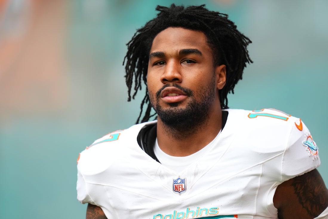 Nov 30, 2025; Miami Gardens, Florida, USA; Miami Dolphins wide receiver Jaylen Waddle (17) takes the field prior to a game against the New Orleans Saints at Hard Rock Stadium. Mandatory Credit: Rich Storry-Imagn Images