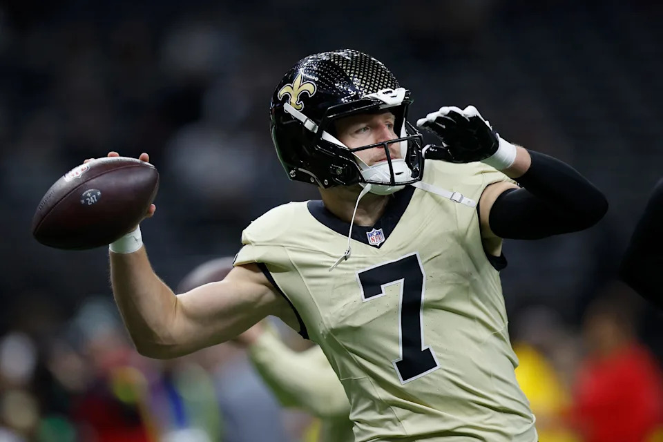 NEW ORLEANS, LOUISIANA - DECEMBER 21: Taysom Hill #7 of the New Orleans Saints warms up prior to the game against the New York Jets at Caesars Superdome on December 21, 2025 in New Orleans, Louisiana. (Photo by Sean Gardner/Getty Images)